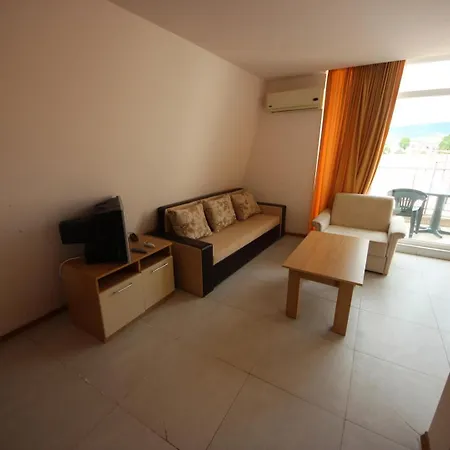 Menada Grand Kamelia شقة