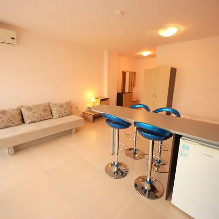 Menada Grand Kamelia شقة