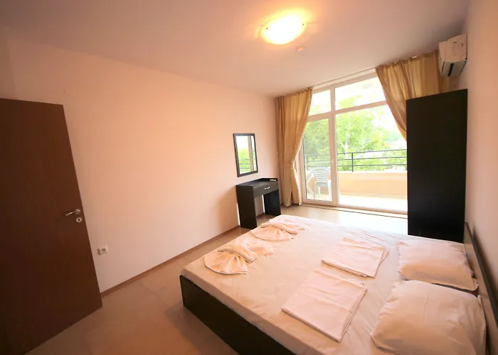 Menada Grand Kamelia Lägenhet Slăntjev Brjag